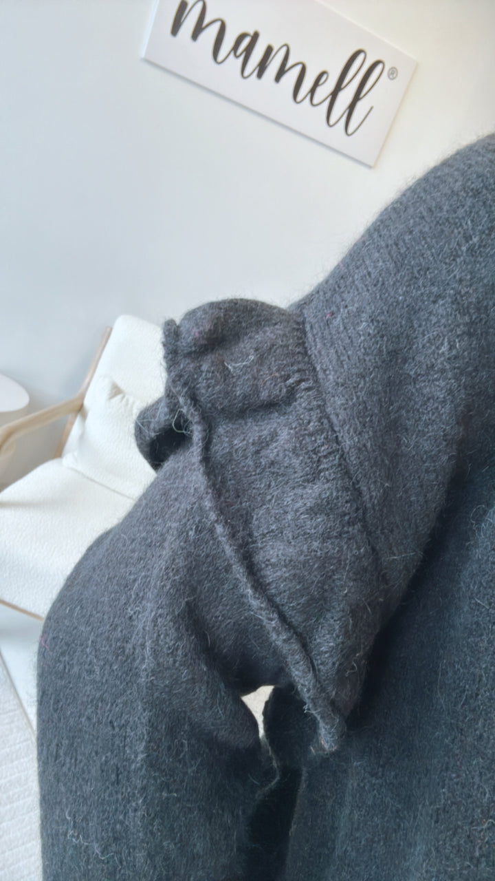 Strick Pullover mit Volant Naht / schwarz Art. 8811