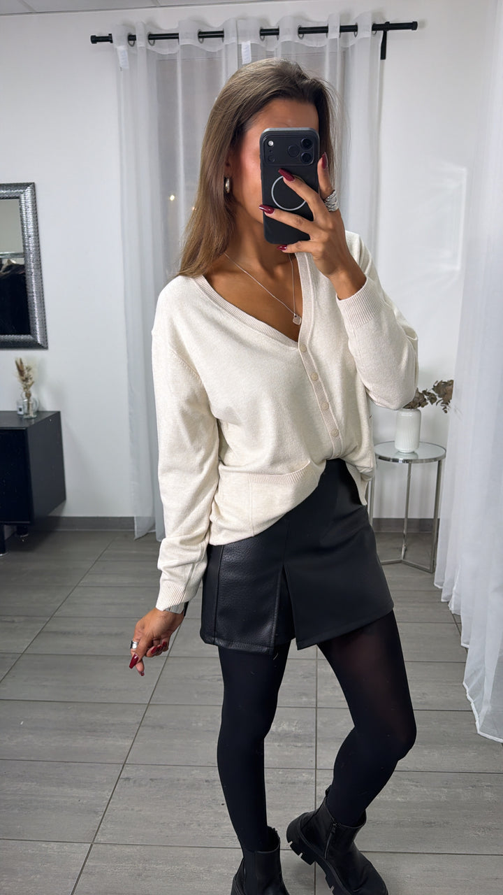 Feinstrick Cardigan mit Taschen auf der Vorderseite / hell beige Art.15683
