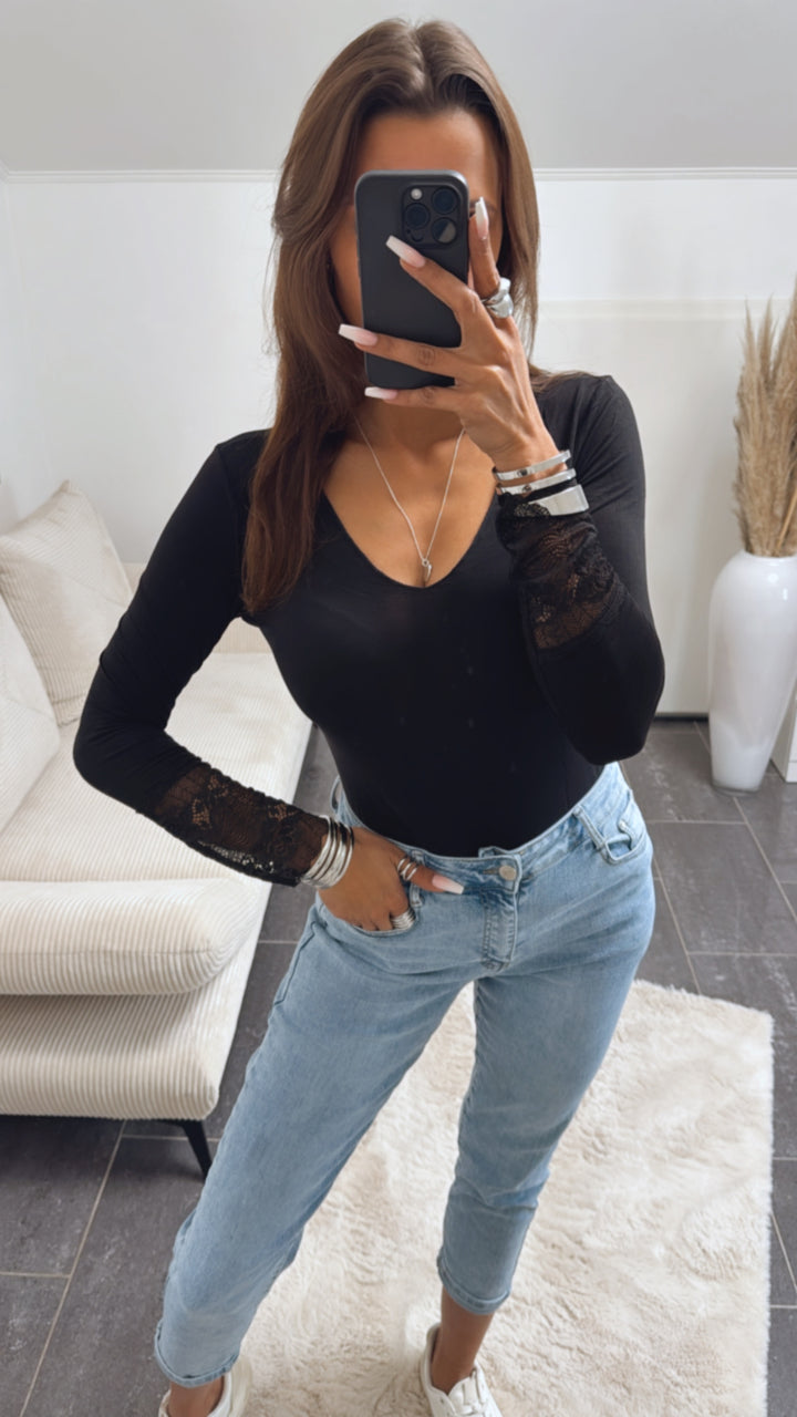 Langarm Oberteil mit Spitzenapplikationen / schwarz Art. 5402