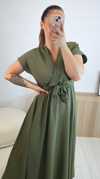 leichtes, langes Kleid mit kurzen Armen / khaki Art. 9758