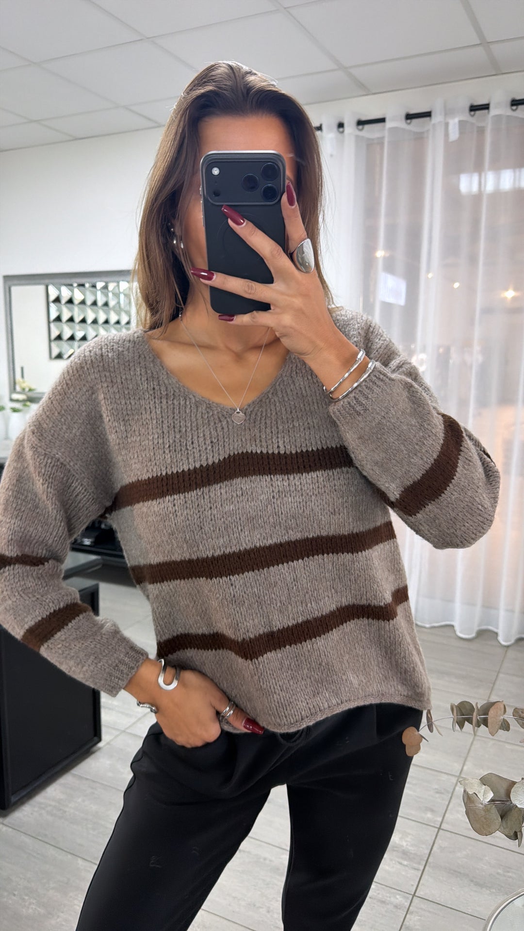 SCHMALE STREIFEN Strick Pullover, Vokuhila und V-Ausschnitt / taupe - braun Art. 16663
