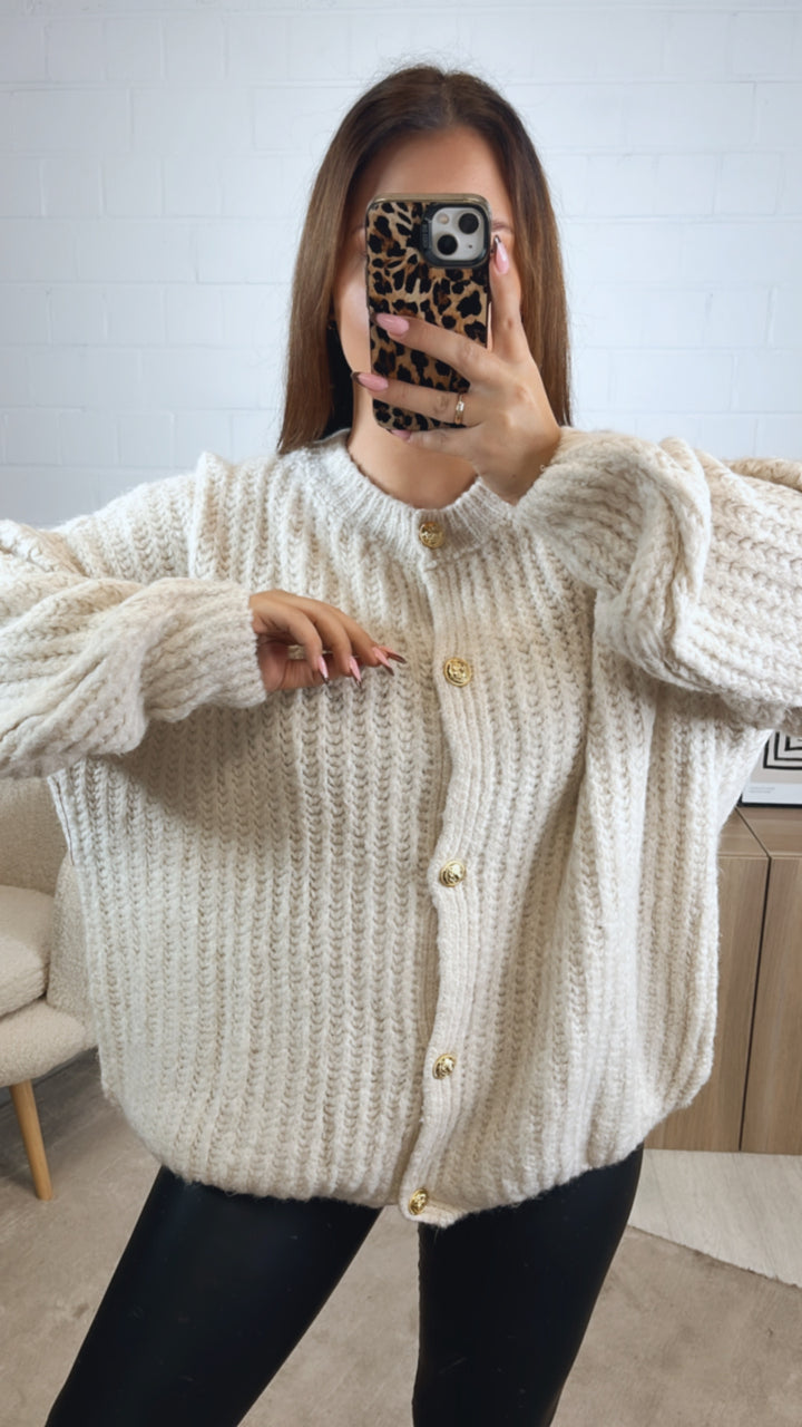 ultra weicher Cardigan mit goldenen Knöpfen / wollweiss Art. 12656