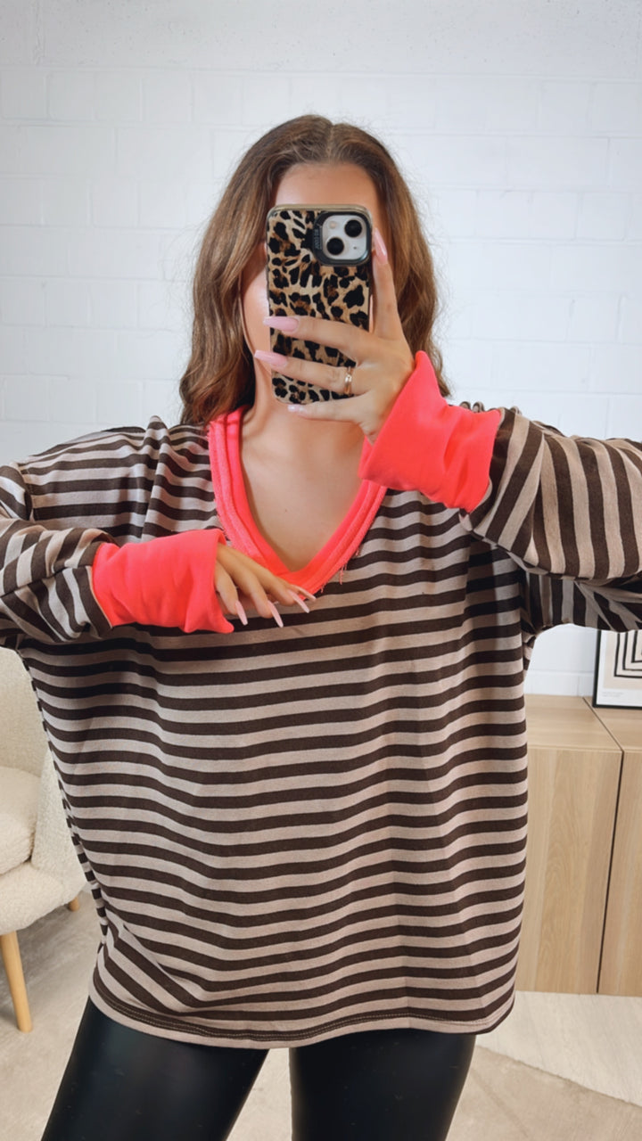STREIFEN Sweater mit used V-Ausschnitt / braun - taupe - neon pink Art. 12598