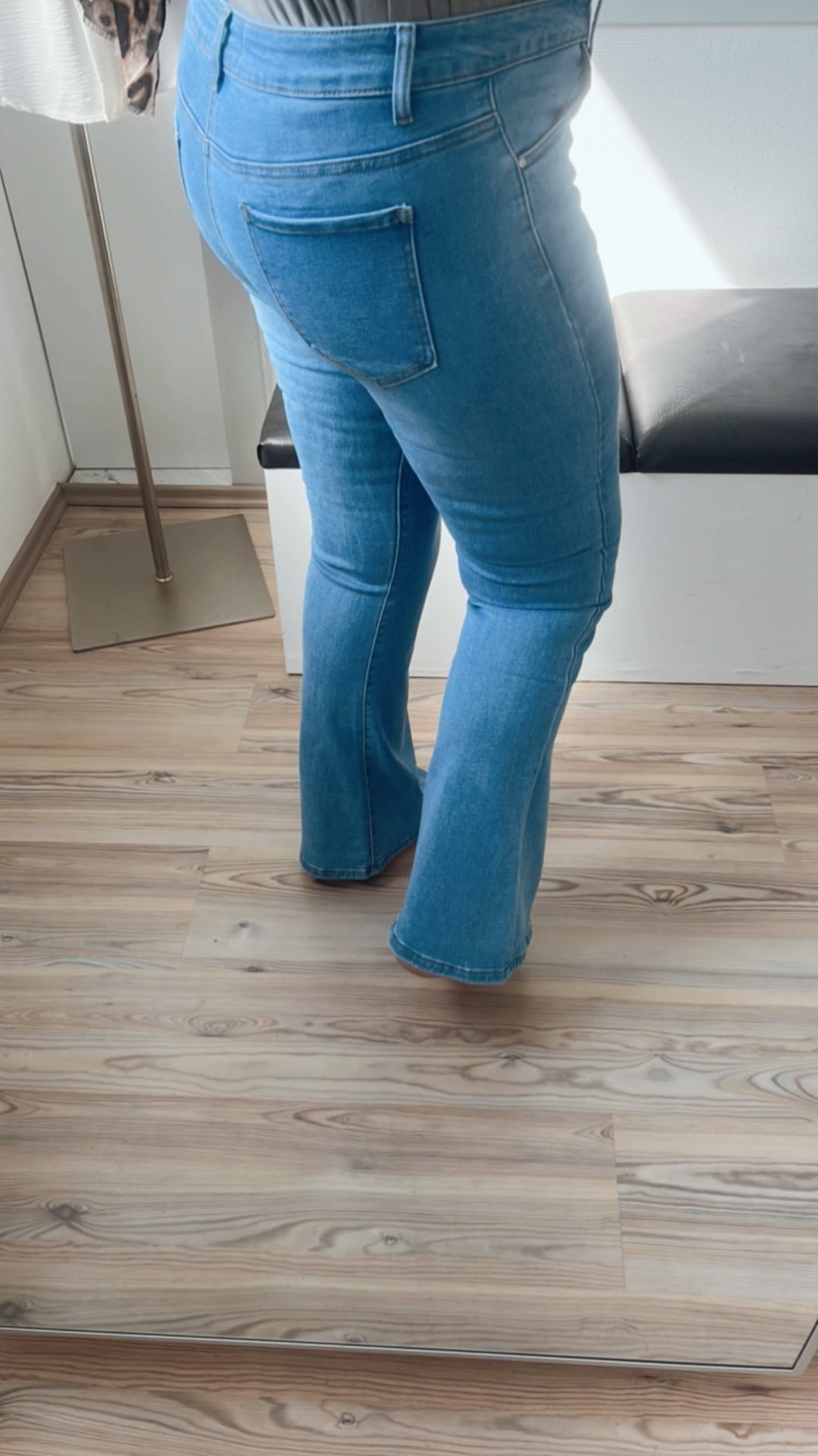 super stretch high waist Jeans " DJ2712 ", mit Schlag / denim blau Art. 10965