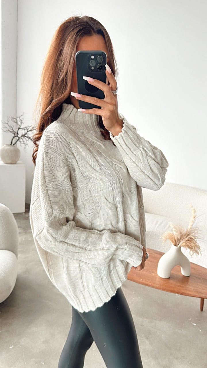 Zopfmuster Pullover mit Stehkragen, Fledermausärmel / hell beige Art. 7982