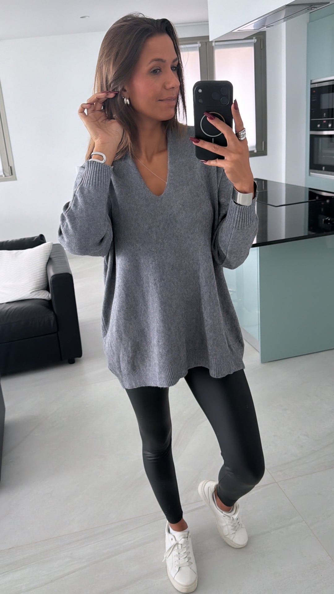 Viskose Mix Pullover mit V-Ausschnitt / grau Art. 16238