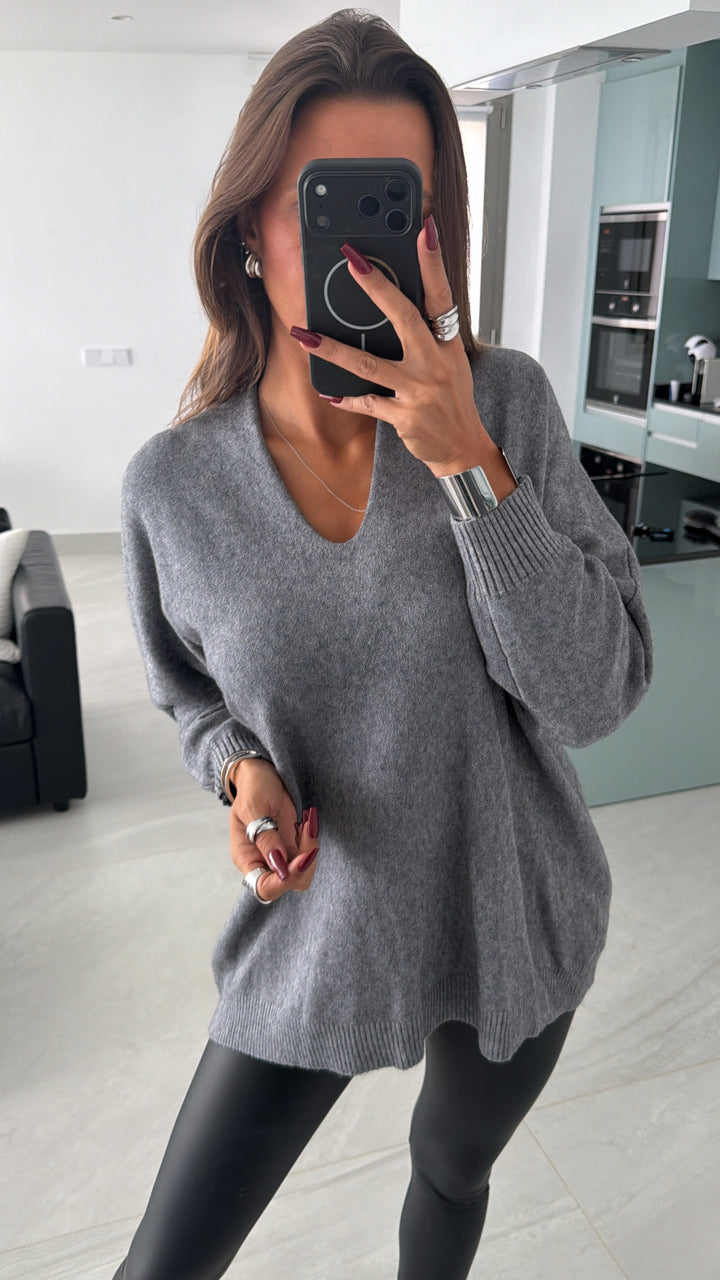 Viskose Mix Pullover mit V-Ausschnitt / grau Art. 16238