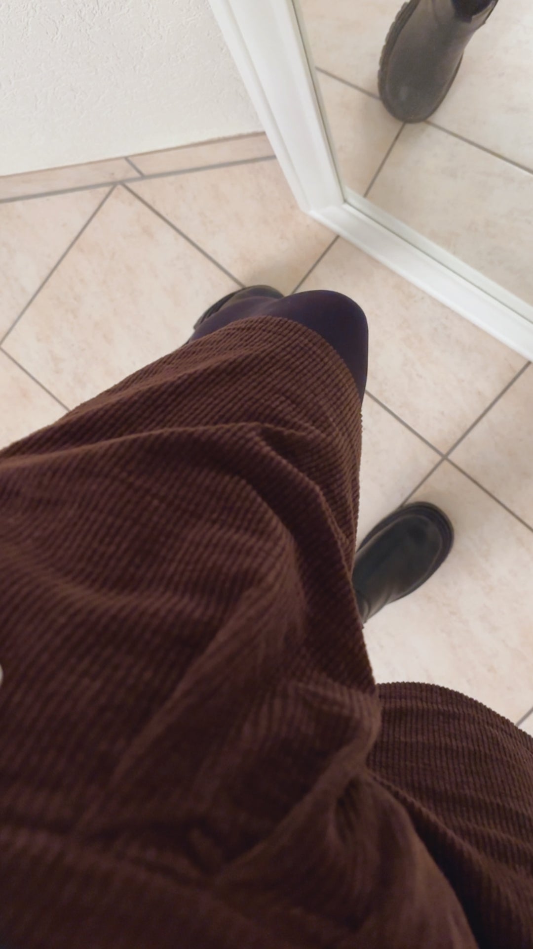 CORD Shorts / dunkel braun Art. 12954