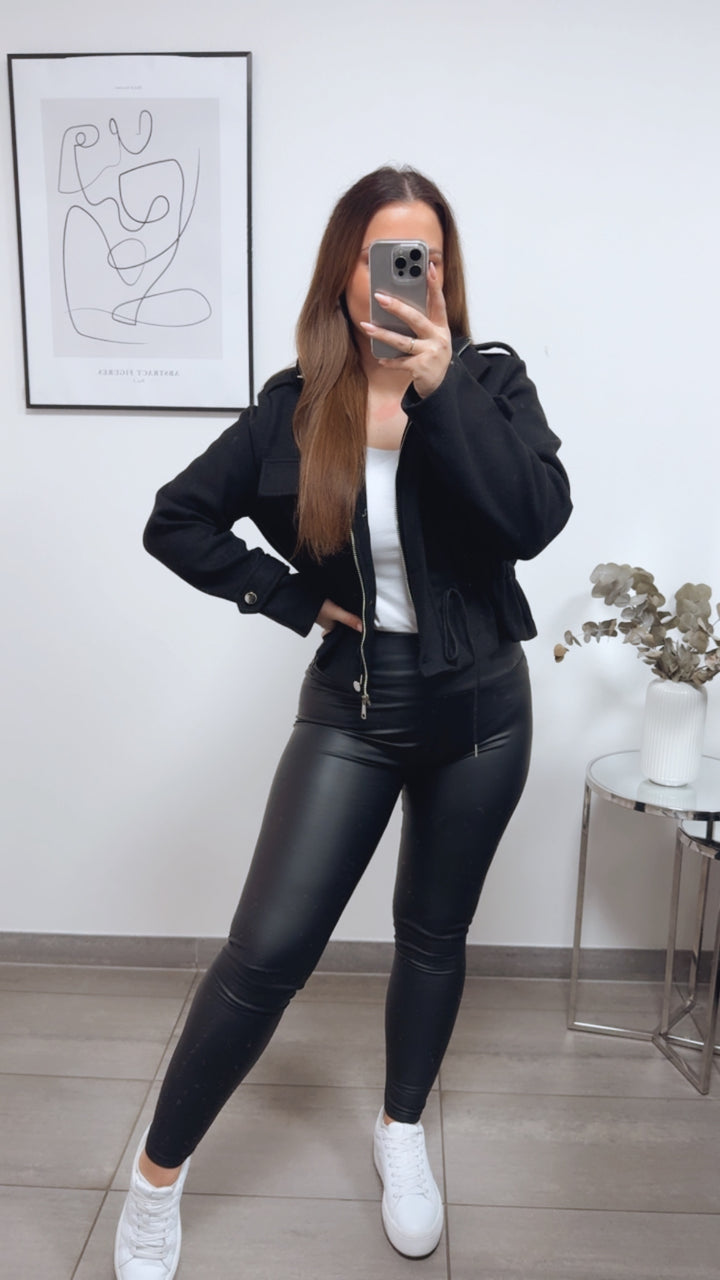 kürzere Jacke, silberne Elemente / schwarz Art. 13246