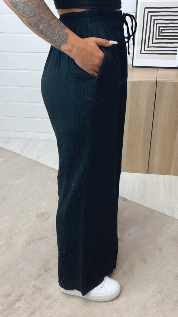lockere, lange Musselin Hose / schwarz Art. 10675