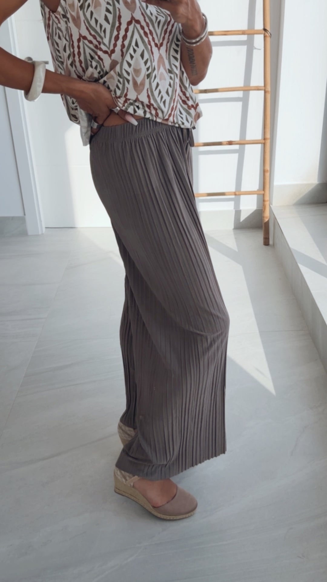 Plissierte Sommer Hose / taupe Art. 15184