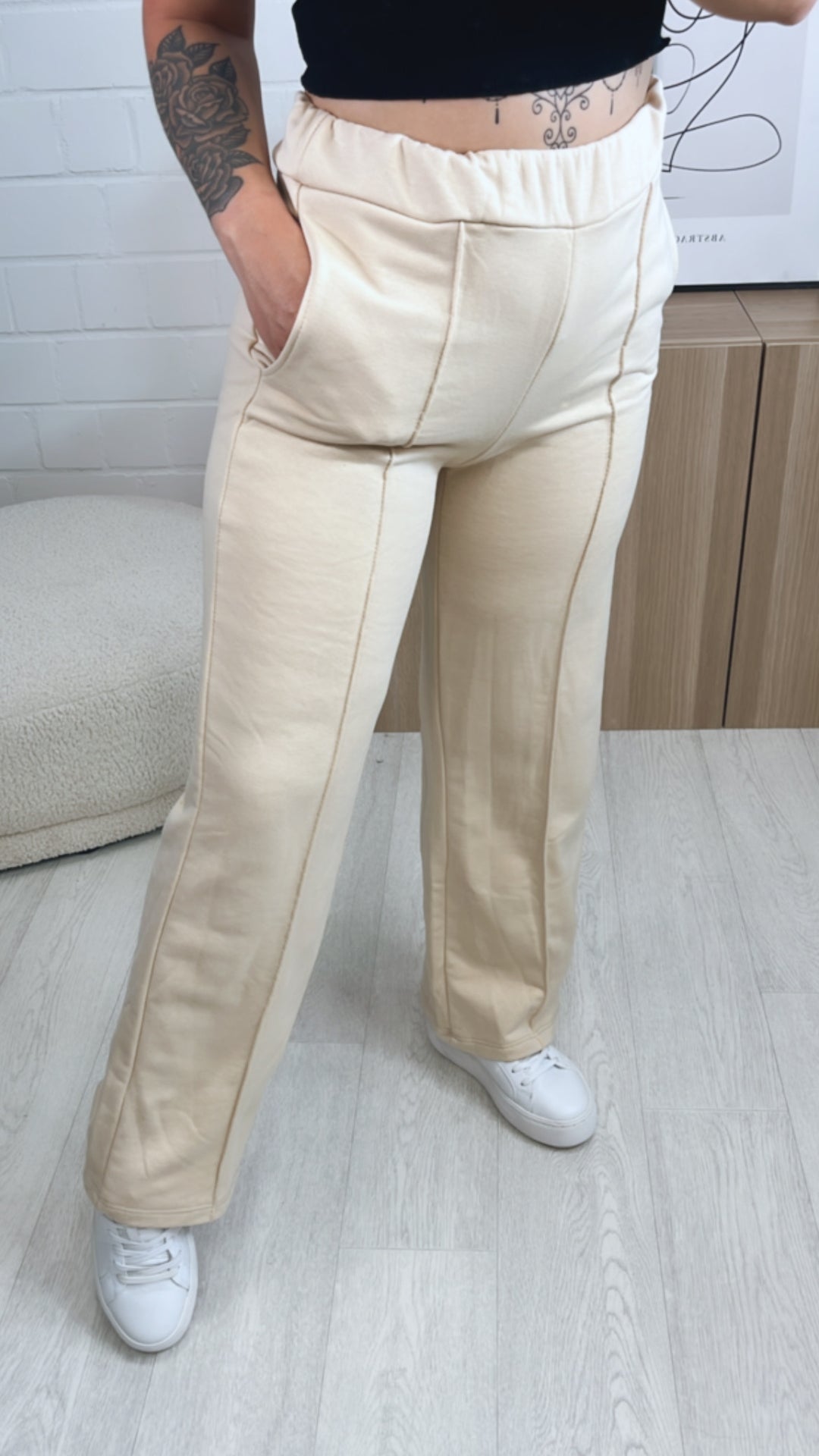 gradlinig geschnittene Stoff Hose, Ziernaht / creme - beige Art. 9836