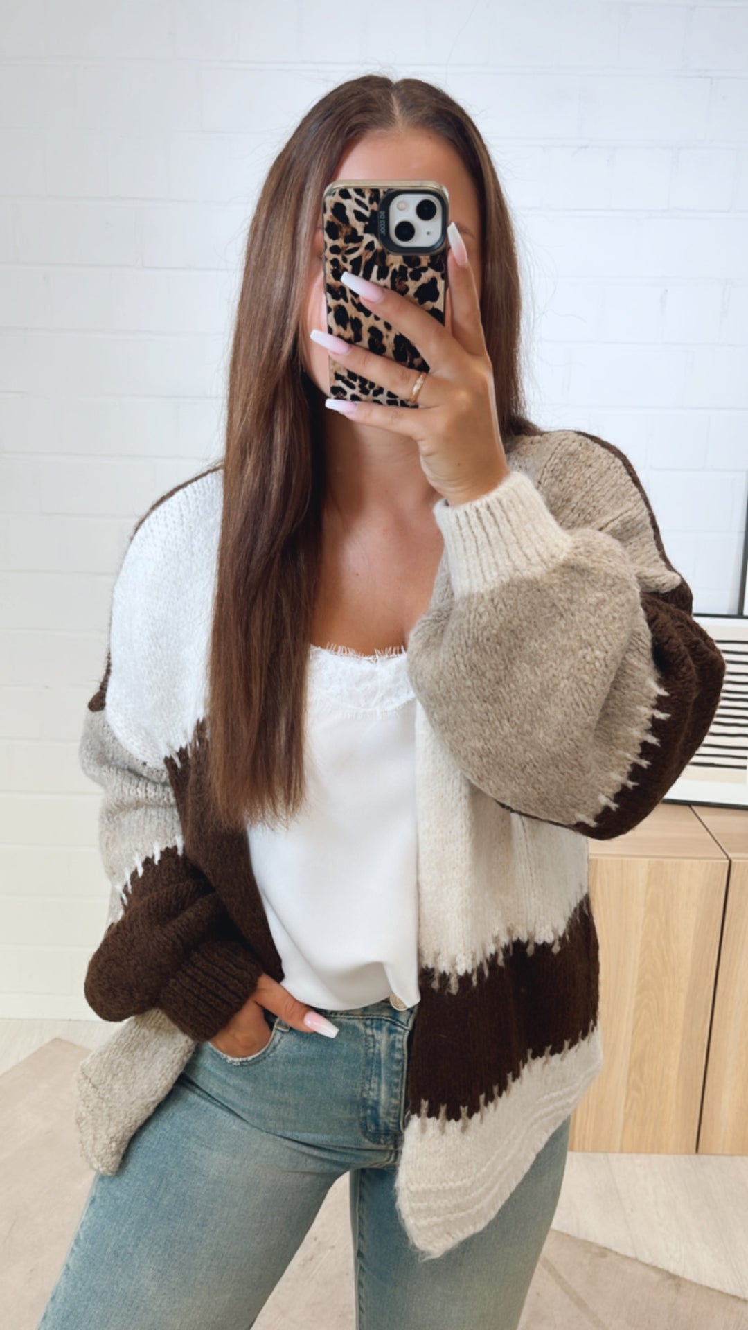 kurzer, mehrfarbiger Strick Cardigan / mokka braun - creme - beige Art. 11204