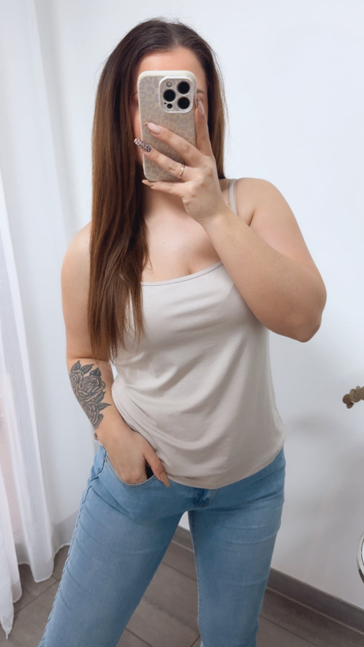 Basic Top mit dünnen Trägern / beige Art. 14192