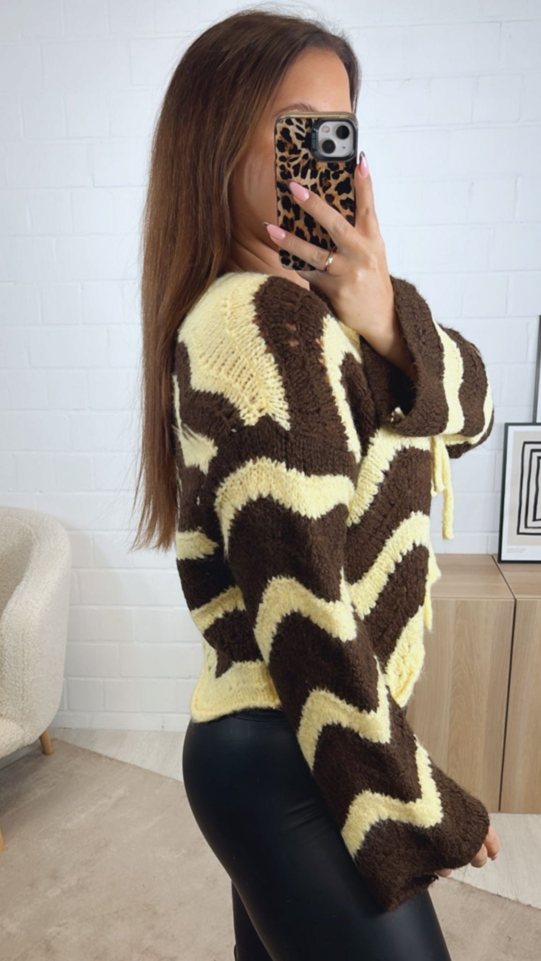 außergewöhnlicher, kurzer Cardigan zum binden, Wellen / dunkel braun - soft gelb Art. 12851