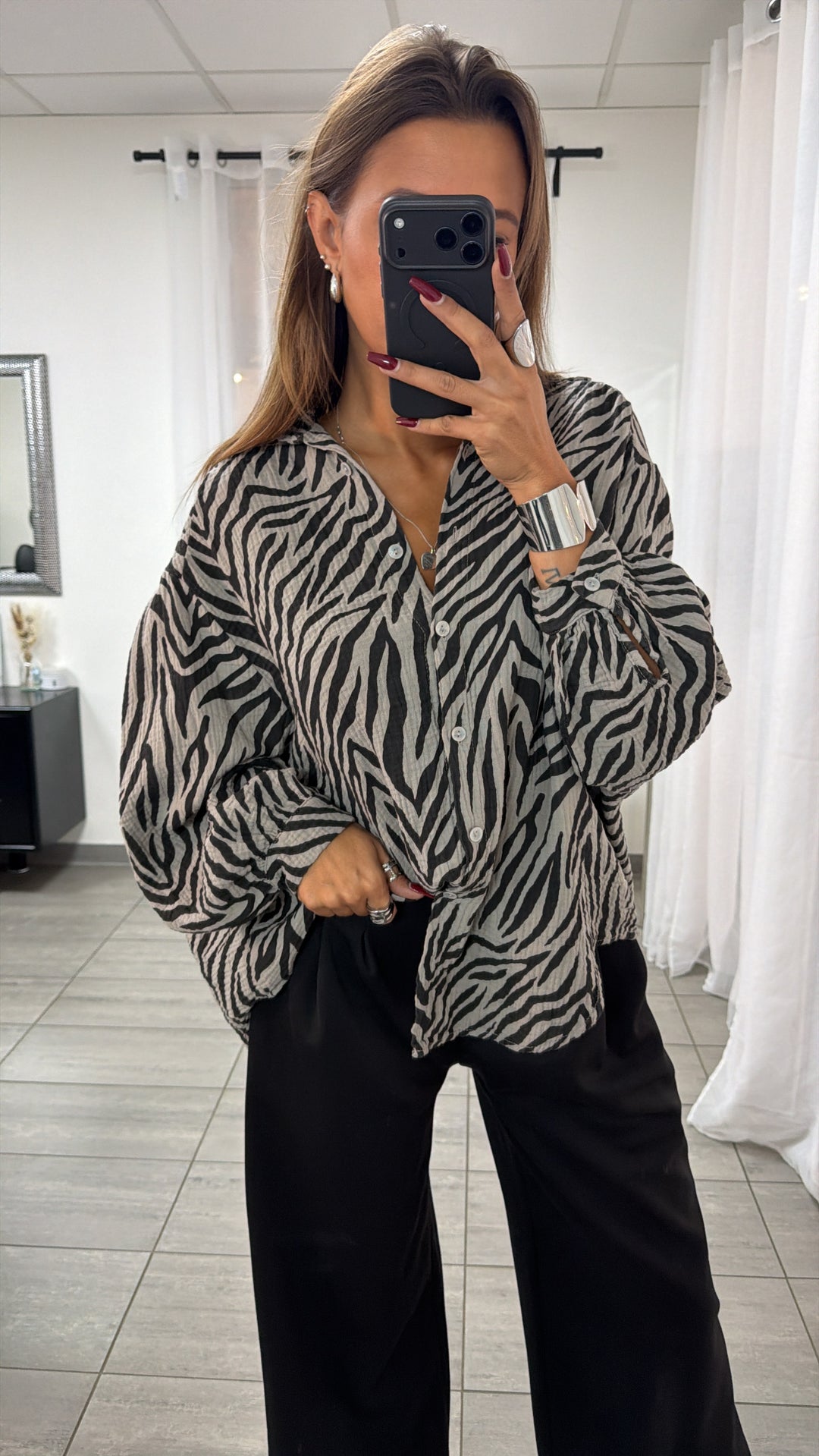 ZEBRA KURZE Oversize Musselin Bluse / grau - schwarz Art. 16462