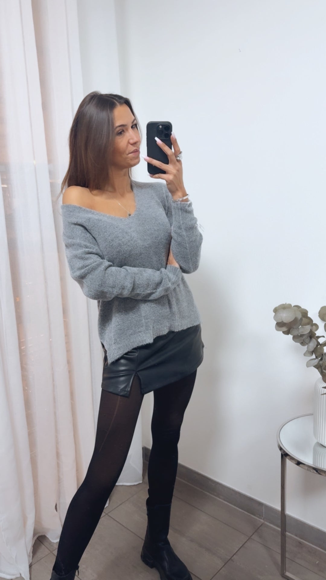 Soft Touch Pullover mit V-Ausschnitt / grau Art.13923