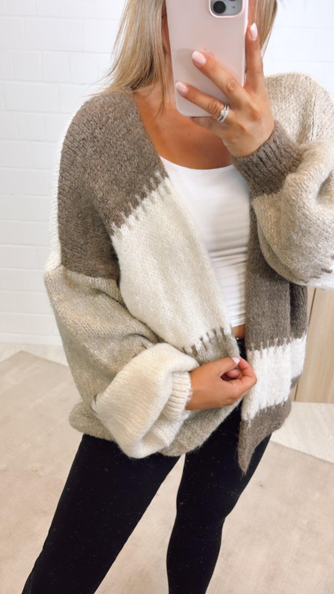 kurzer, mehrfarbiger Strick Cardigan / braun - creme - beige Art. 11005