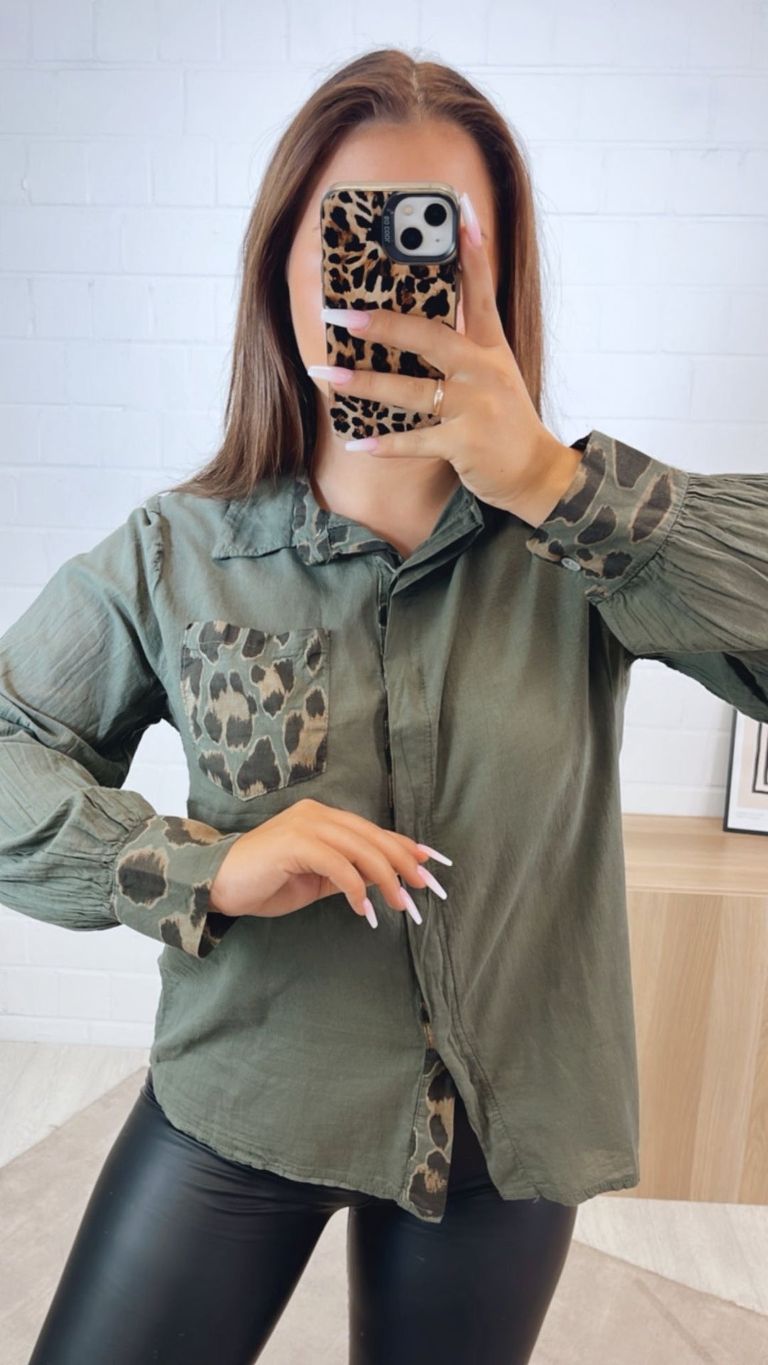 dünne Baumwollbluse, Leo Brusttasche / khaki Art.122328