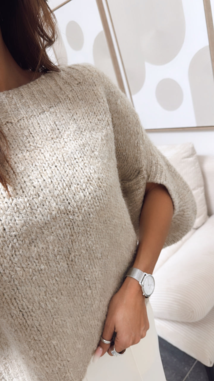 Pullover mit kurzen, außergewöhnlichen Ärmeln / beige Art. 8458