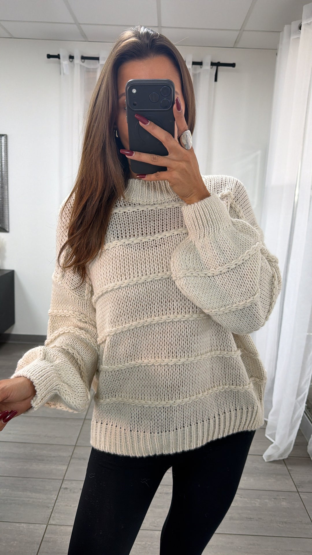 oversize Strick Pullover mit dekorativen Ziernähten / creme Art. 16705