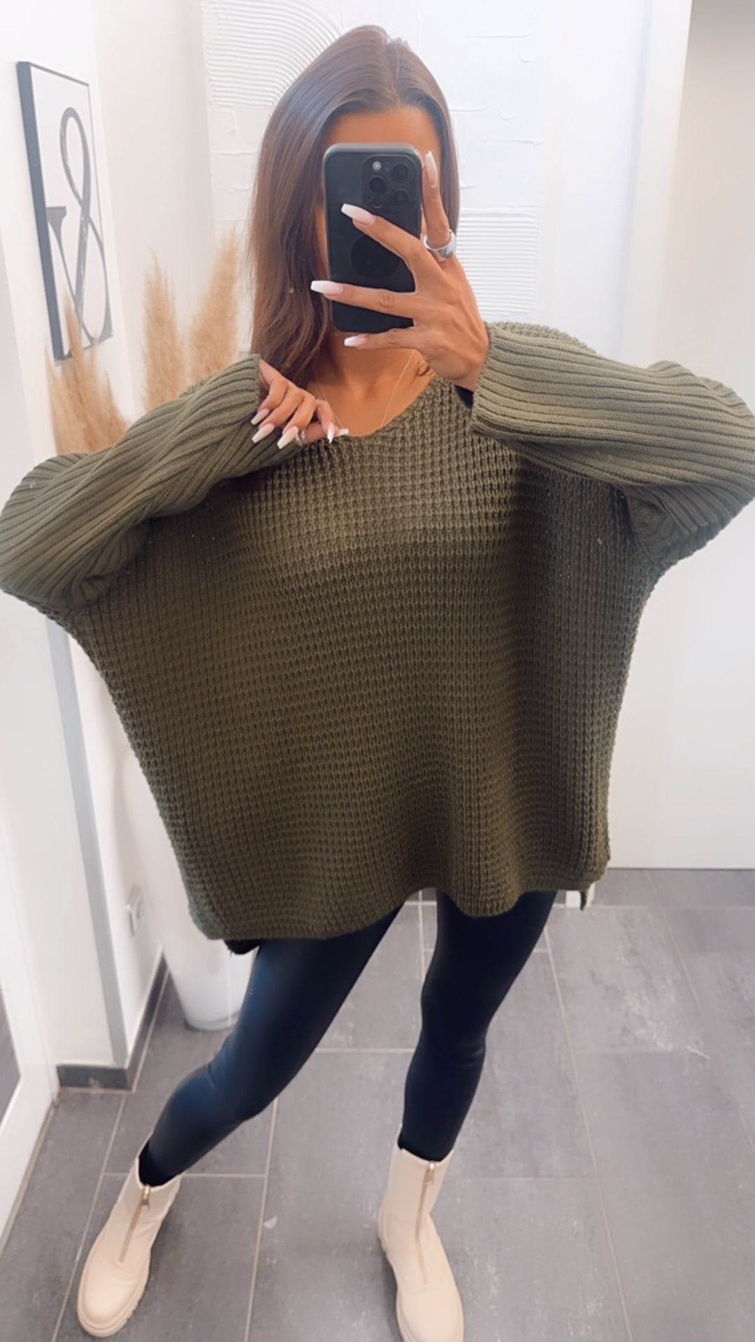 grober Strick Pullover, engere Ärmel, V-Ausschnitt / khaki Art. 7561