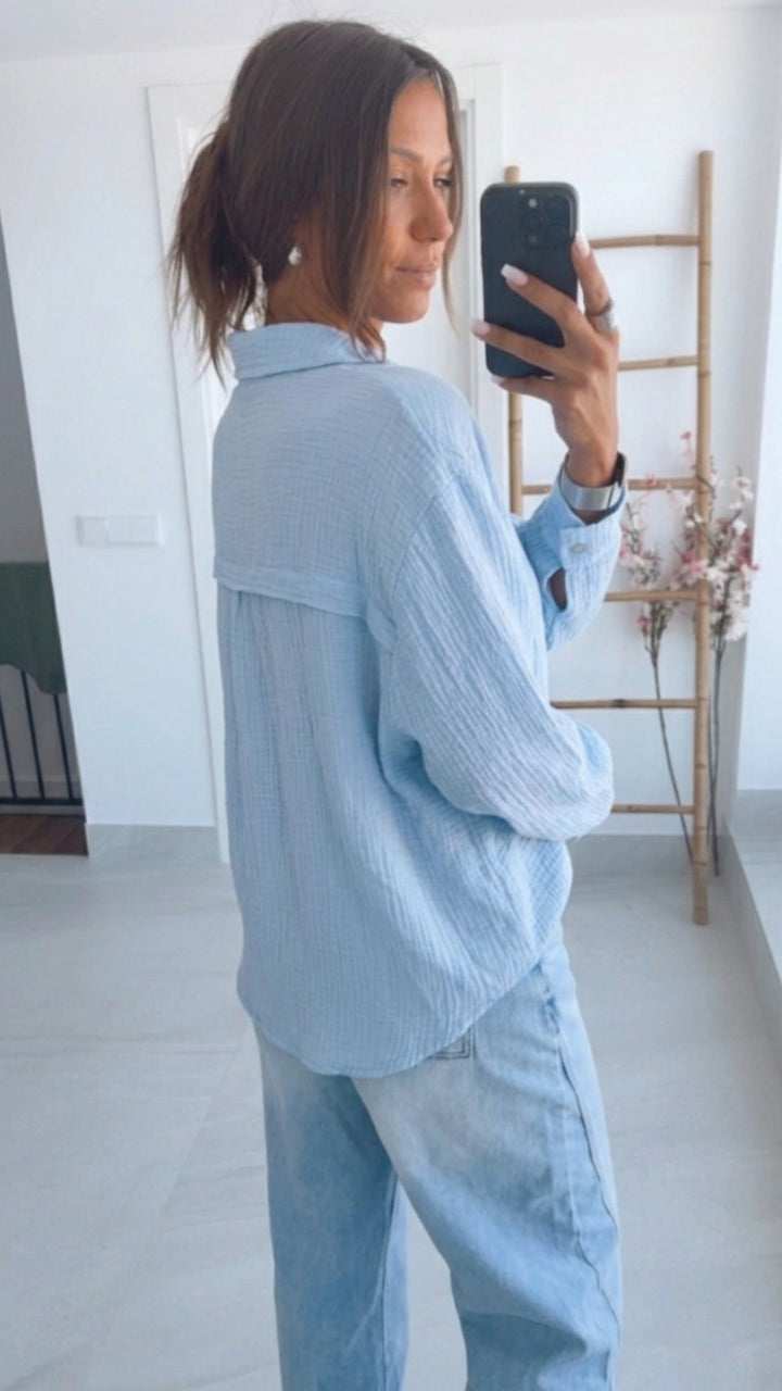 KURZE Oversize Musselin Bluse / hell blau Art. 3155