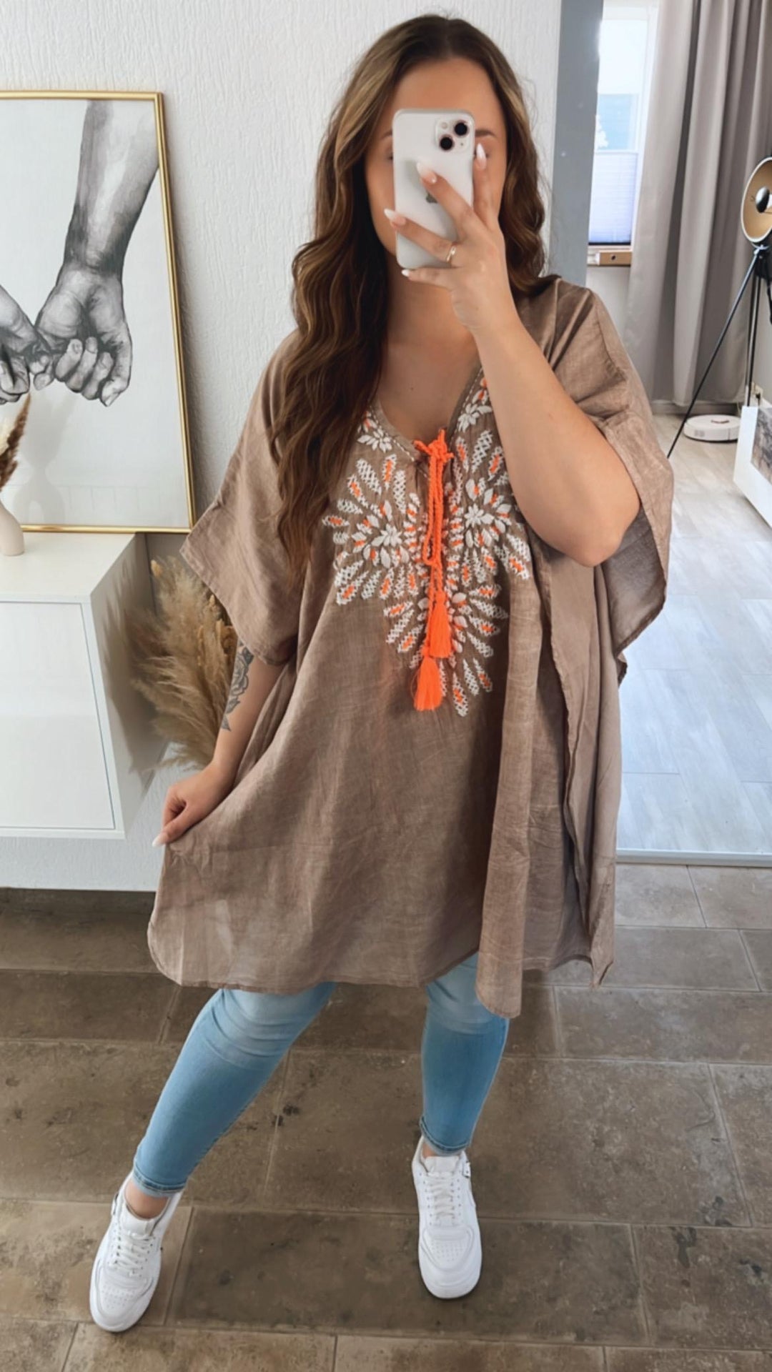 Tunika mit gehäkelten Akzenten / taupe - weiss - neon orange Art. 9734