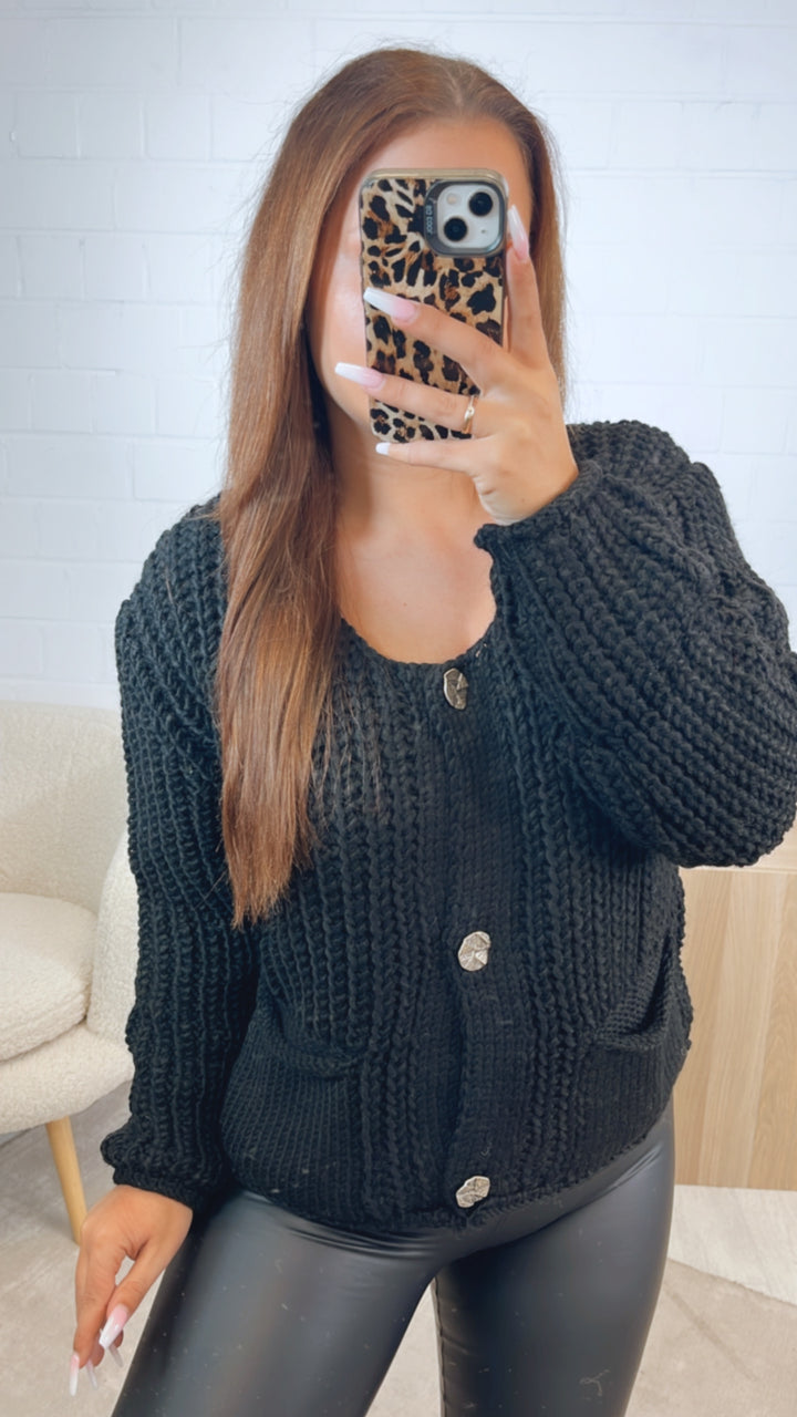 grober, kurzer Strick Cardigan, große Knöpfe, Taschen / schwarz Art. 12450