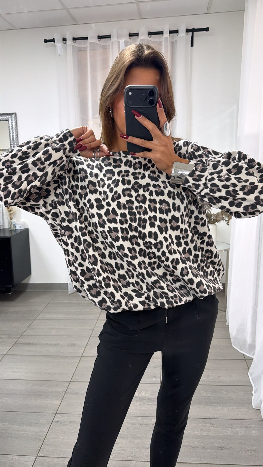 LEO Butterstoff Sweatshirt mit Ballonsaum / Creme - taupe - schwarz Art. 16530