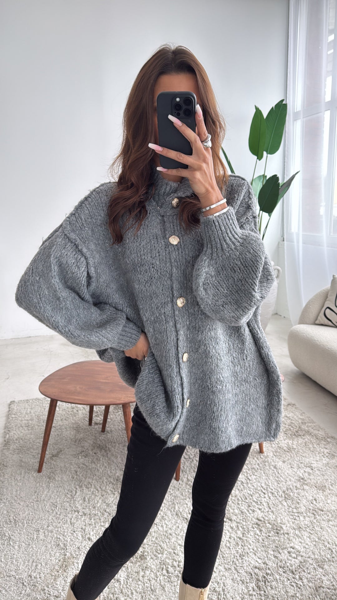 Kuschel Cardigan mit goldenen Knöpfen / dunkel grau Art. 7669