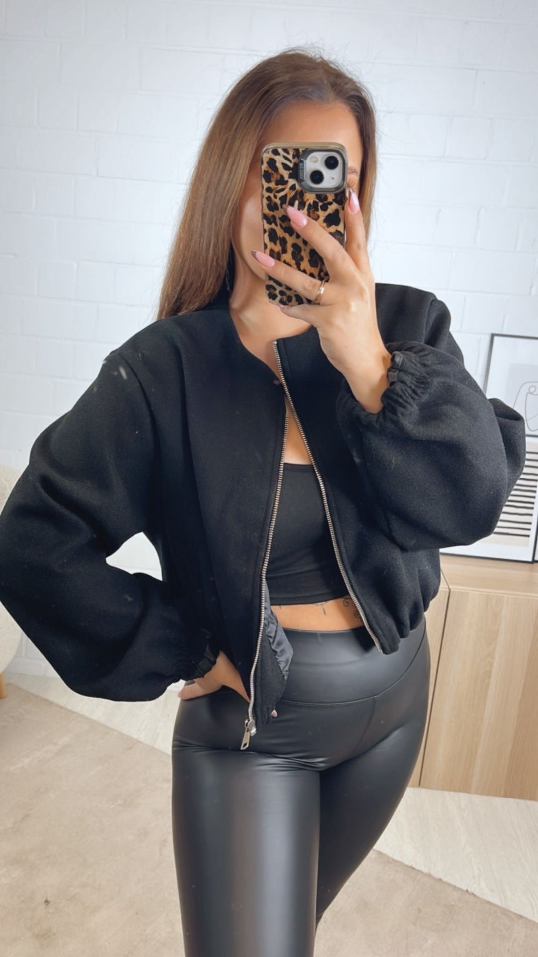 RUNDAUSSCHNITT TREND Loose Fit Jacke / schwarz Art. 12848