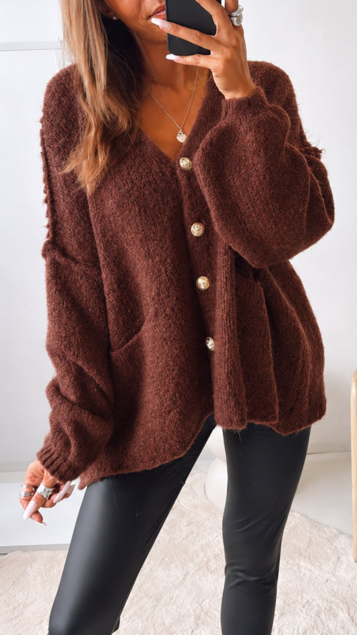 V-AUSSCHNITT Kuschel Cardigan mit goldenen Knöpfen und Taschen / braun - Bordeaux Art. 16619