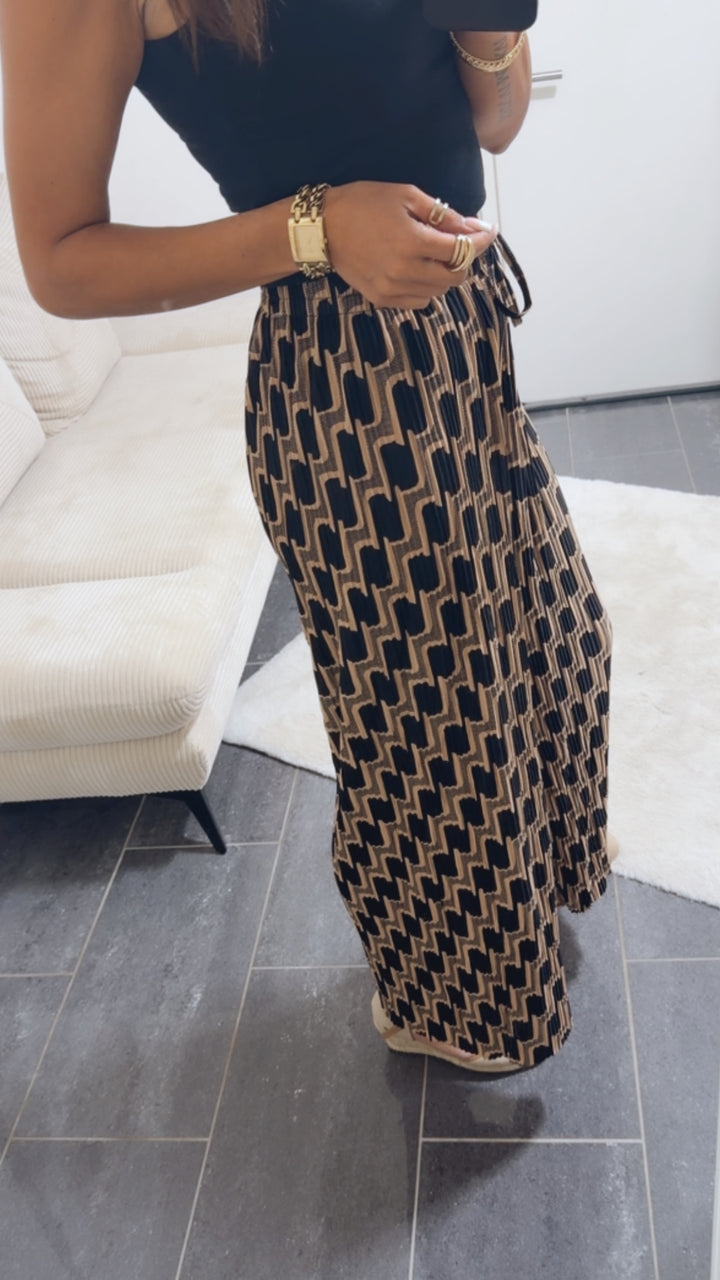 Leichte, plissierte Hose
 / ABSTRAKTES Muster - Caramel Schwarz Art. 14384