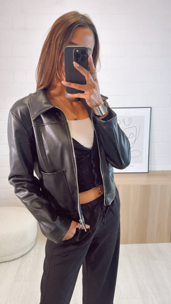 Lederlook Jacke mit Reißverschluss / schwarz Art. 9601