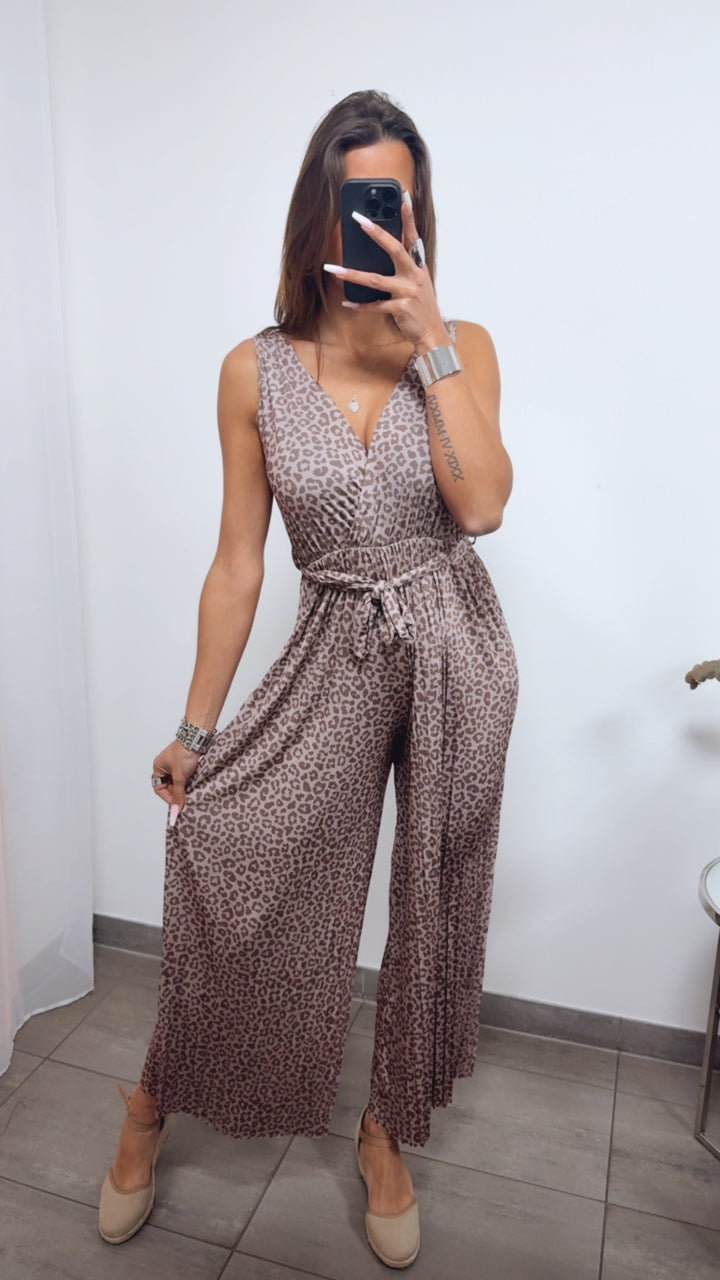 LEO langer Plissee Jumpsuit, schöner Ausschnitt / taupe - braun Art. 14445