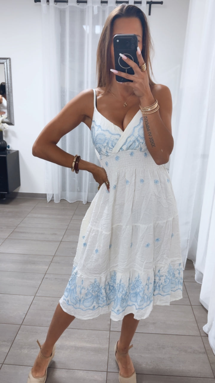 BESTICKTES Kleid mit verstellbarem Trägern / weiß - hell blau Art.15119