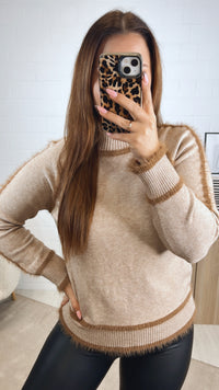 Pullover mit flauschigen Nähten / beige - camel Art. 12977