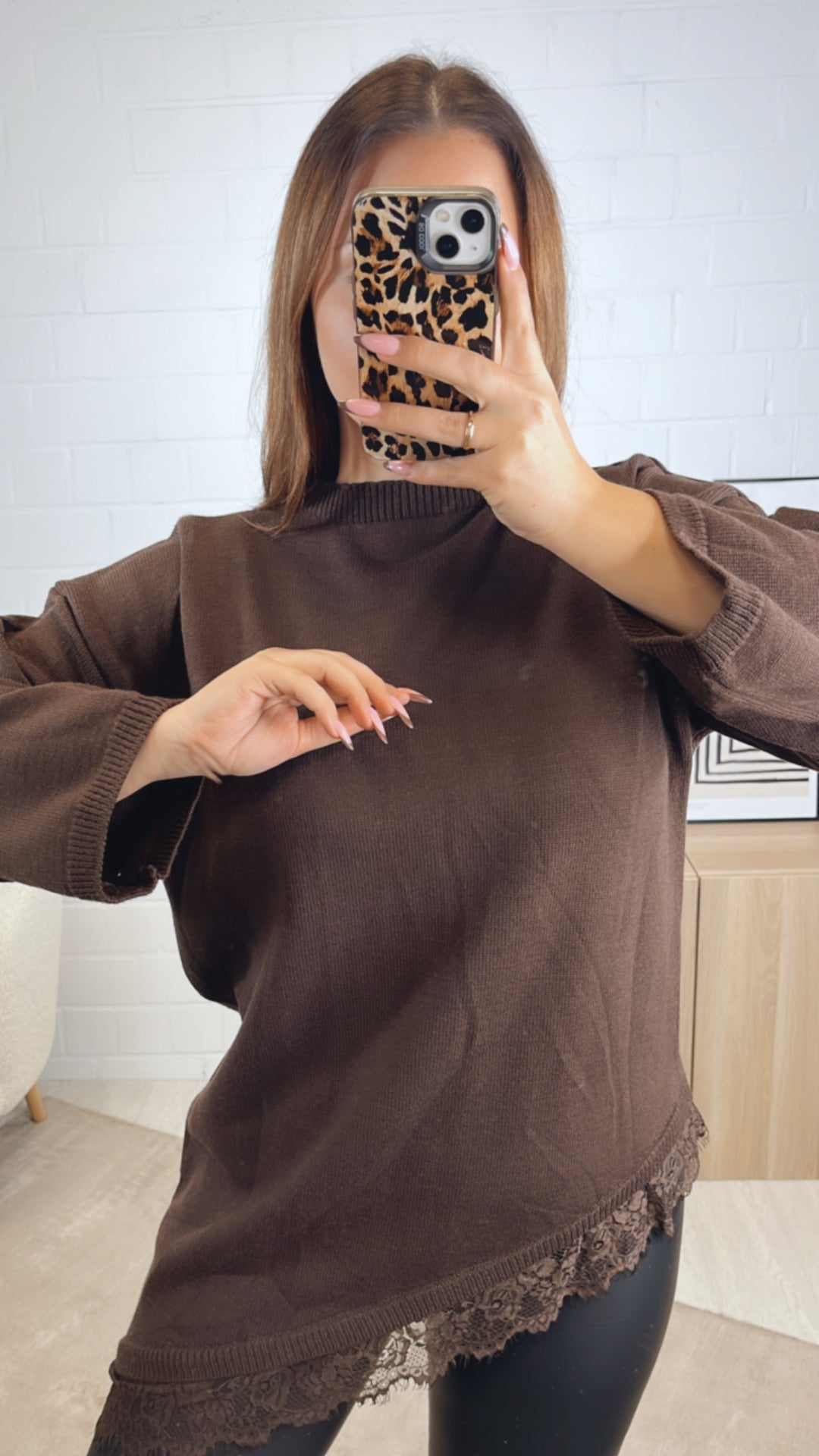 SPITZE asymmetrischer Pullover / dunkel braun Art. 12966