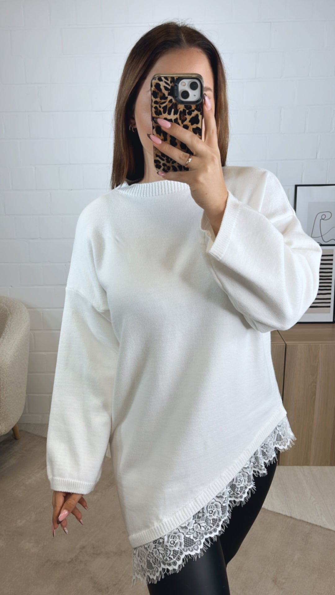 SPITZE asymmetrischer Pullover / wollweiss Art. 13029