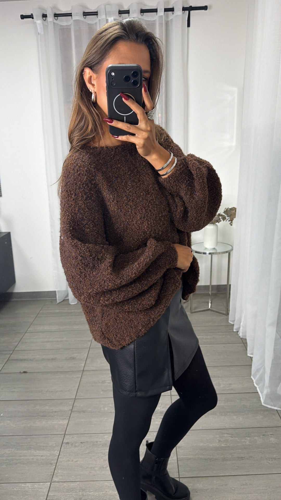 Bouclé Pullover mit breitem Rundausschnitt / schoko braun Art. 16436