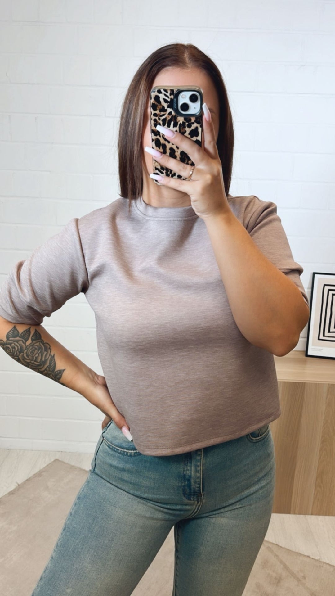 Oberteil mit Rundausschnitt, fester Stoff, kurze Arme / light taupe Art. 9941