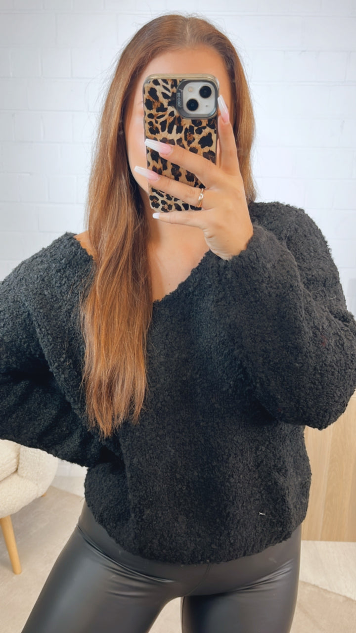 TEDDY kürzerer Pullover mit V-Ausschnitt / schwarz Art. 12443