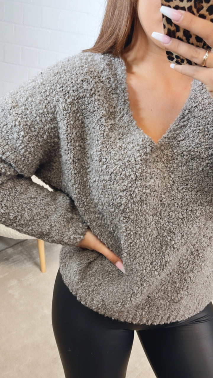TEDDY kürzerer Pullover mit V-Ausschnitt / braun meliert Art. 12444