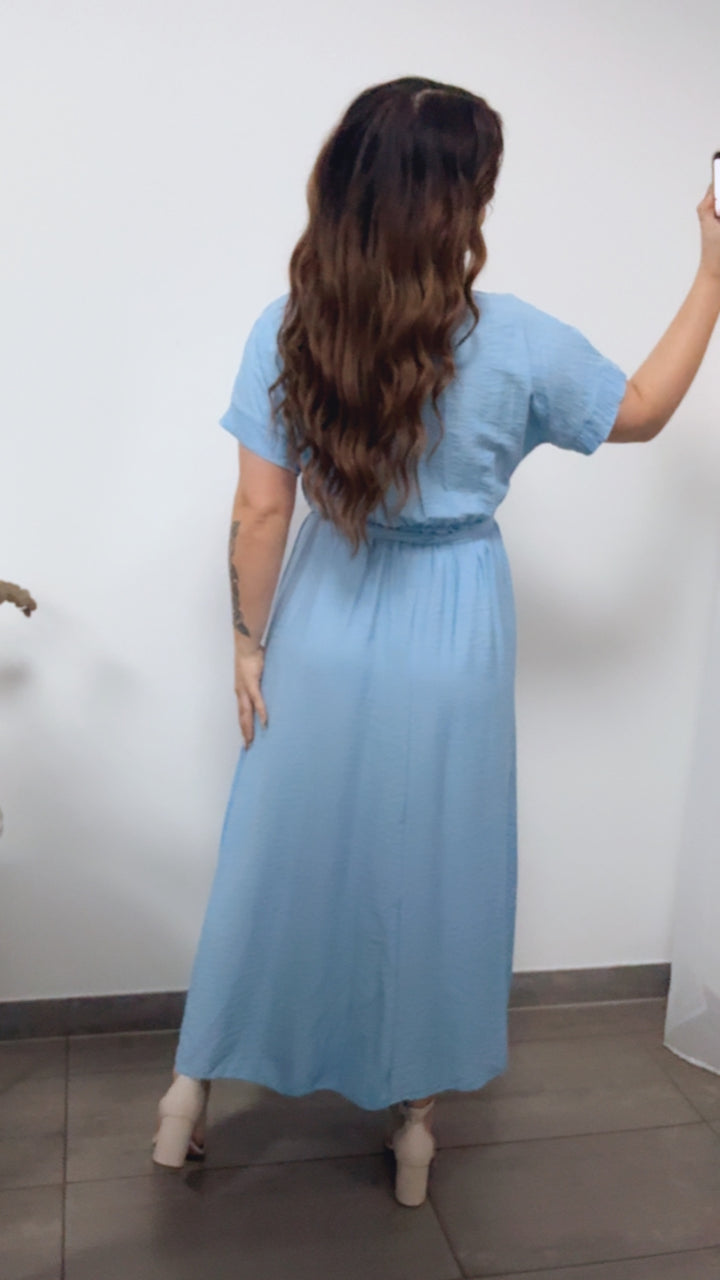 langes Kleid mit kurze Armen, elastische Taille und zum schnüren / hell blau Art. 14304