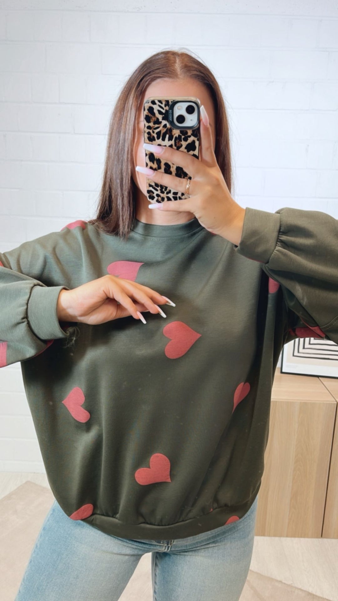 Sweater mit Herzen / khaki - beere Art. 10830