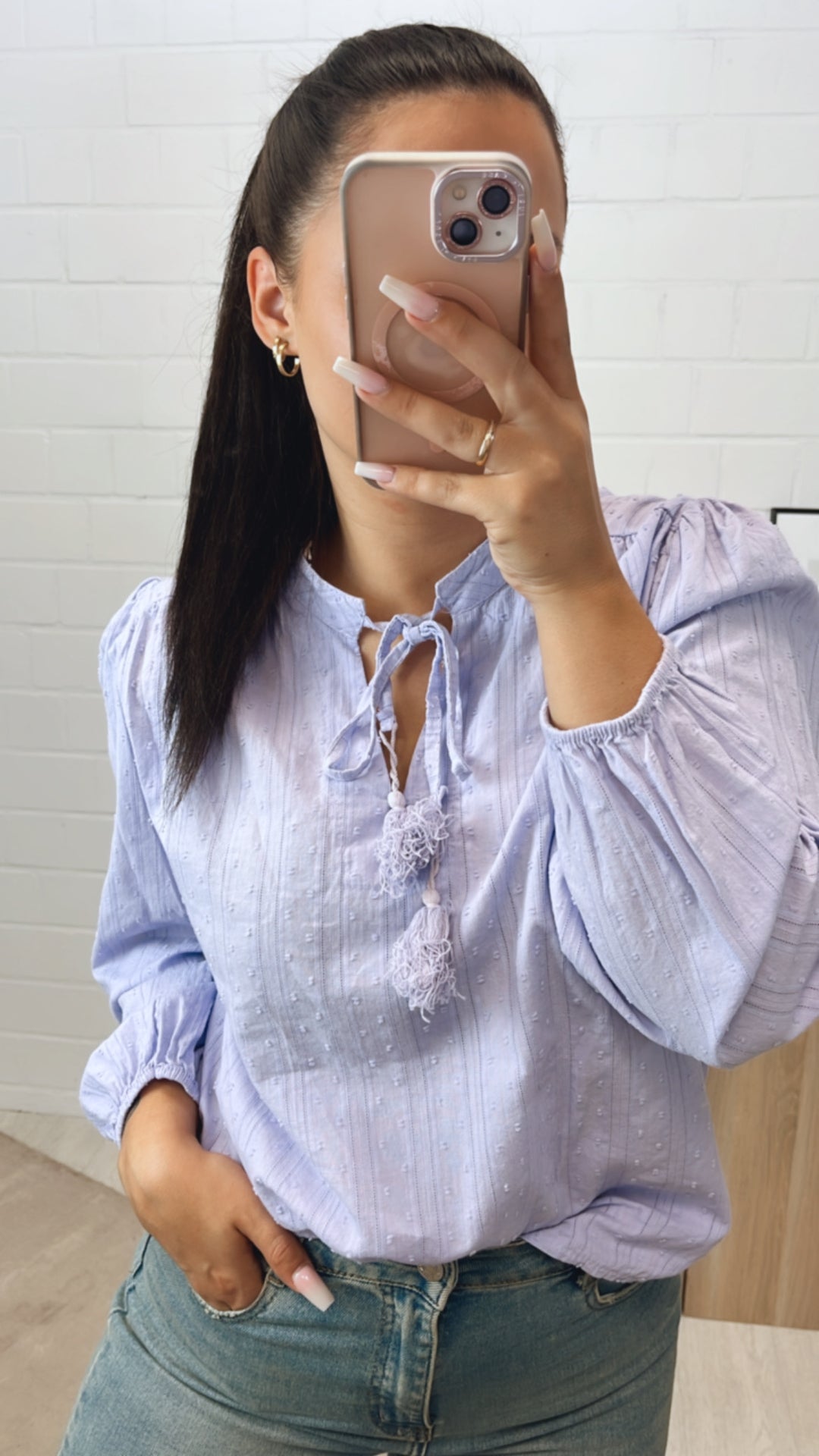 schmale, romantisch verspielte Bluse / flieder Art. 10781