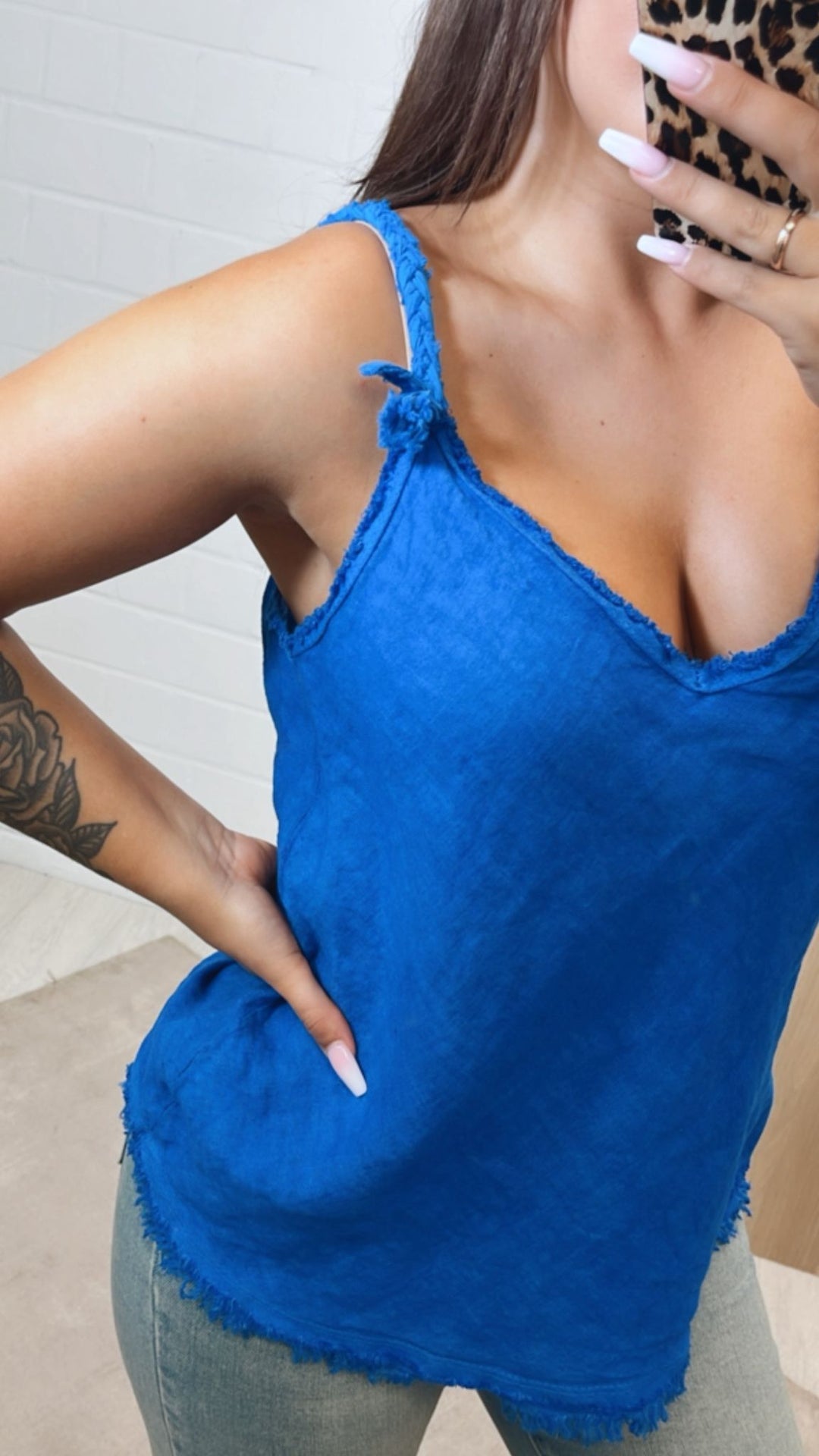 Leinen Top mit geflochtenen Trägern / royal blau Art. 10246