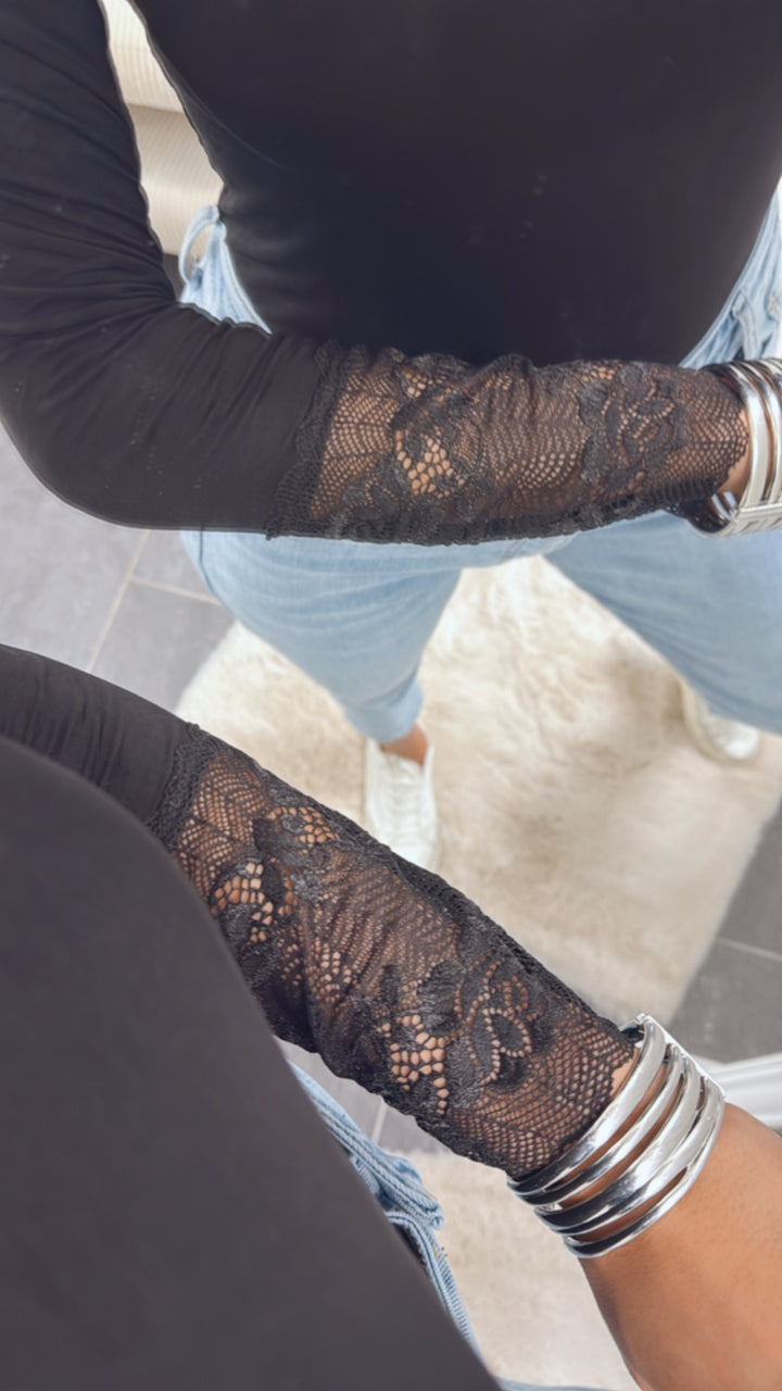 Langarm Oberteil mit Spitzenapplikationen / schwarz Art. 5402