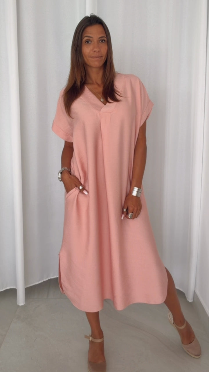 Viskose Maxi Kleid mit Taschen, seitlicher Schlitz / puder Art. 15363